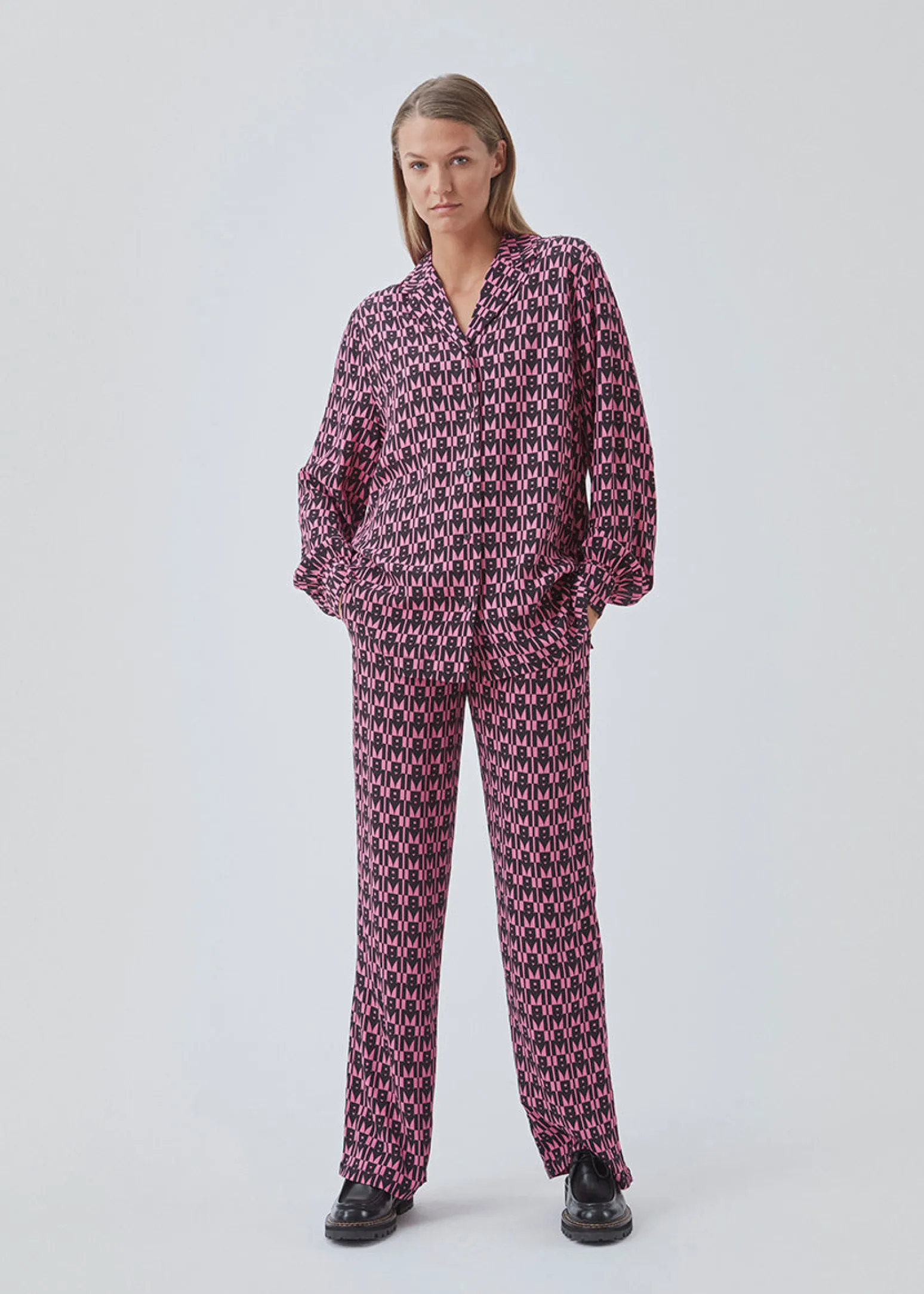 Modström BorysMD print shirt - Graphic Heart Cosmos Pink< Skjorter
