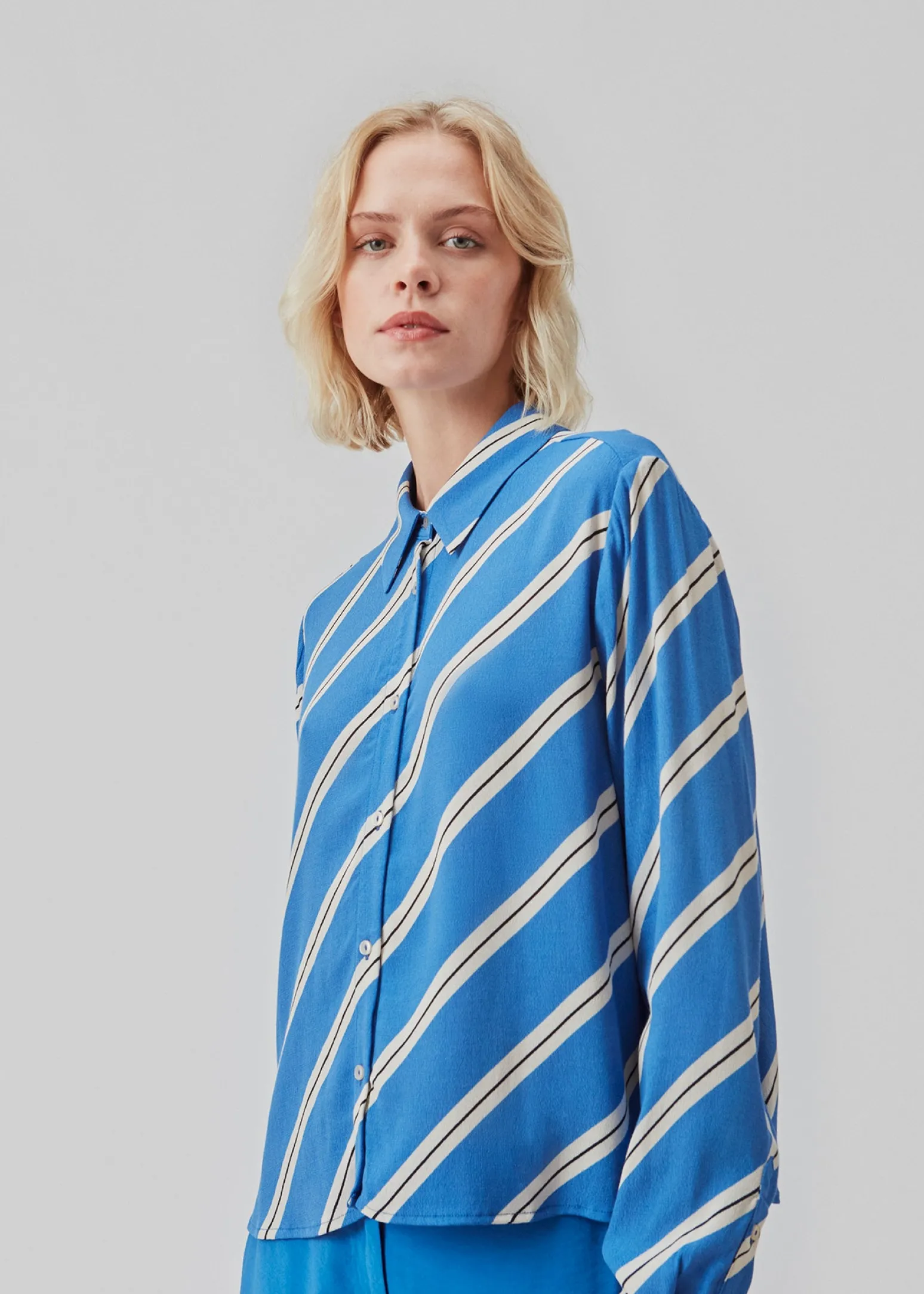 Modström CenniMD print shirt - Azure Stripe< Skjorter