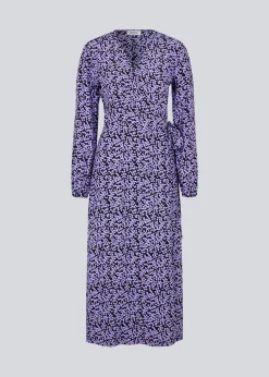 Modström ChesliMD print wrap dress - Purple Flower Buds< Kjoler