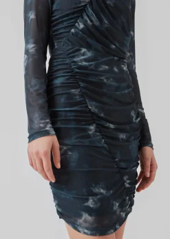 Modström CliffordMD print dress - Midnight Tie Dye< Kjoler