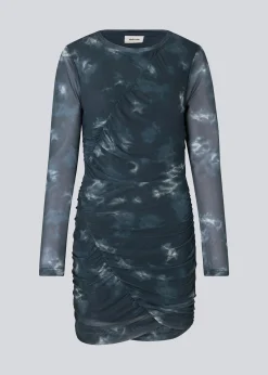 Modström CliffordMD print dress - Midnight Tie Dye< Kjoler
