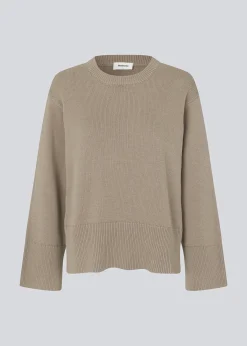Modström CorbinMD o-neck - Spring Stone< Strik & Bluser