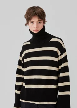 Modström CorbinMD stripe t-neck - Summer Sand Black< Strik & Bluser