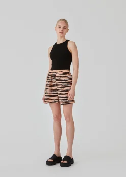 Modström DasiaMD print shorts - Tiger Peach< Shorts