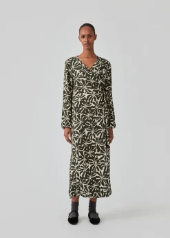 Modström FernMD print wrap dress - Ocean Fleur< Kjoler