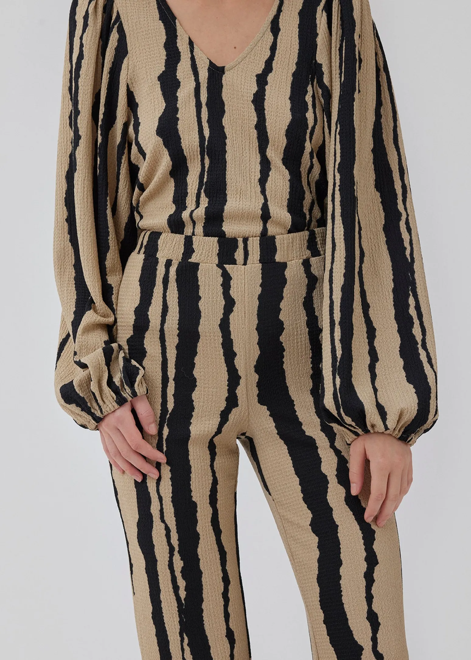 Modström HarlandMD print pants - Torn Lines< Bukser