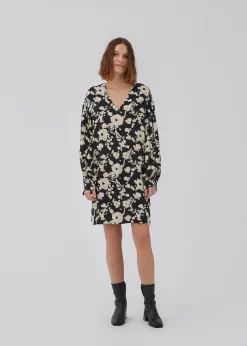 Modström HeleneMD print dress - Cosmos Flower< Kjoler