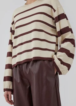 Modström HurleyMD stripe o-neck - Pinecone Summer Sand Stripe< Strik & Bluser