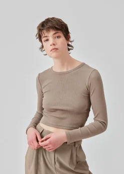 Modström IgorMD LS crop top - Spring Stone< Toppe