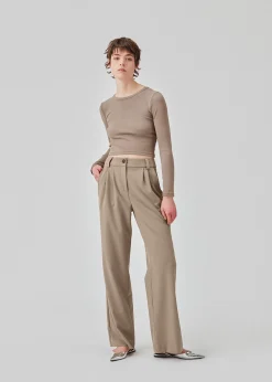 Modström IgorMD LS crop top - Spring Stone< Toppe