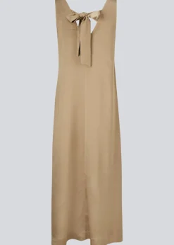 Modström Leland dress - Camel Dust< Kjoler