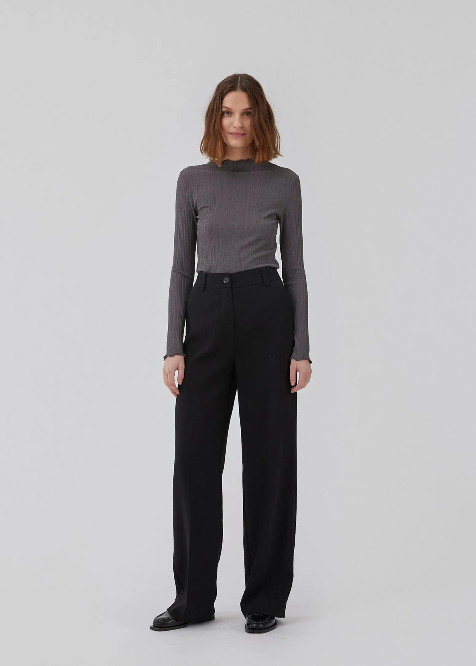 Modström OasisMD t-neck - Iron Gate< Toppe