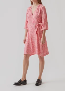 Modström RinnaMD print wrap dress - Taffy Fairytale Flower< Kjoler